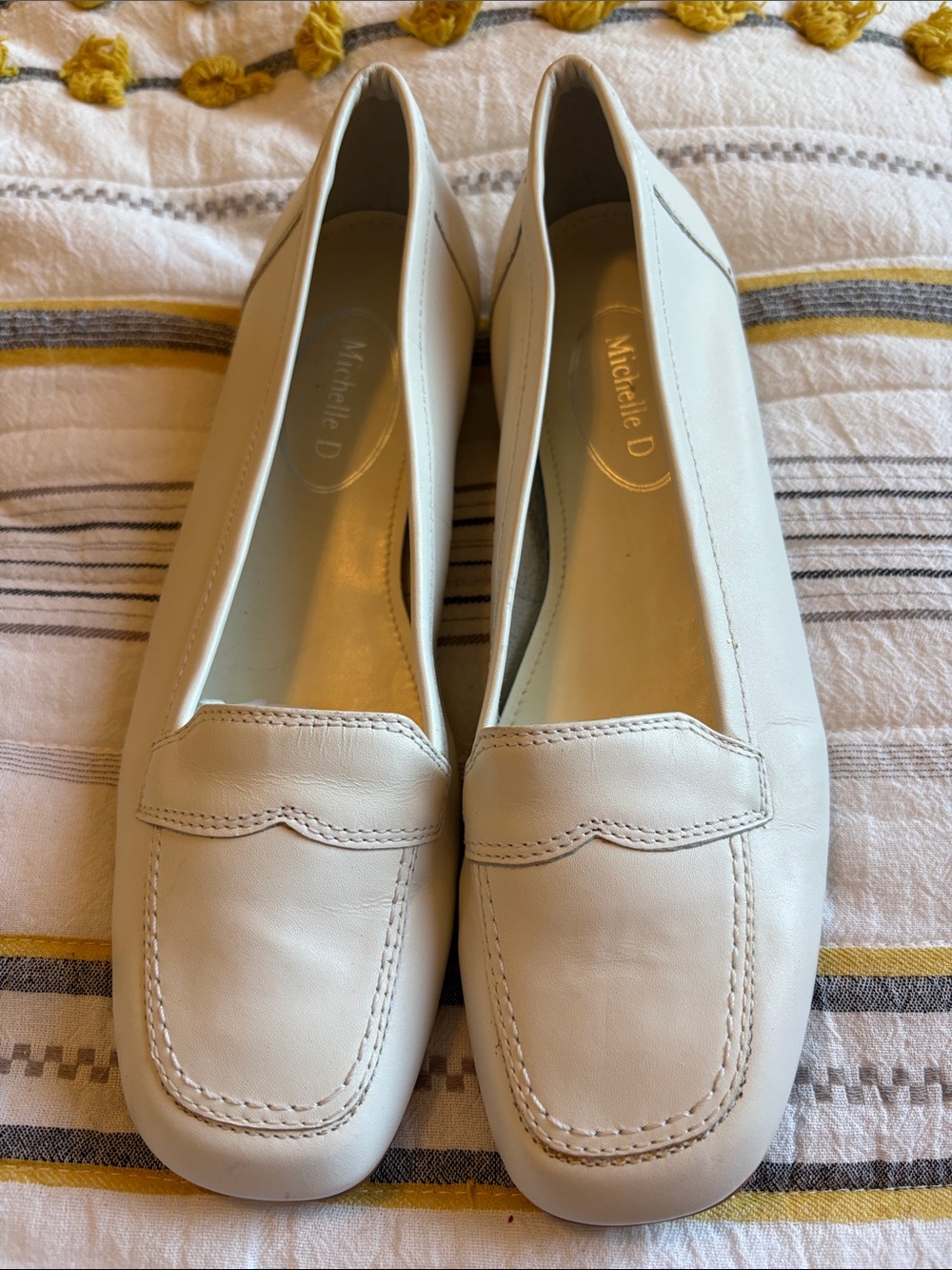 Michelle D white flats